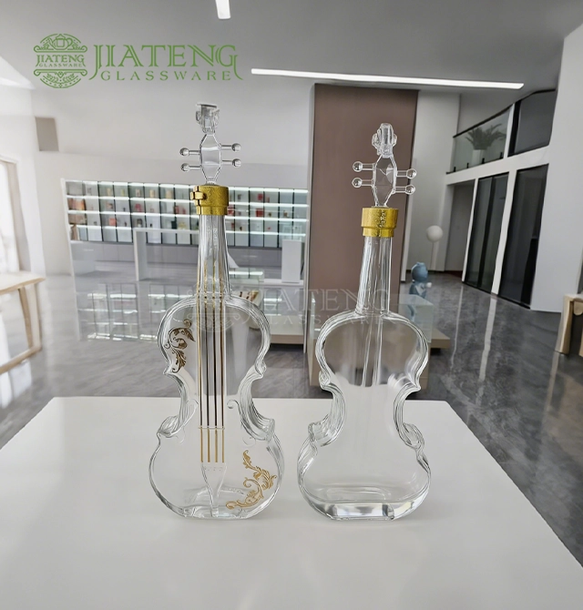 Бутылка виски в форме гитары